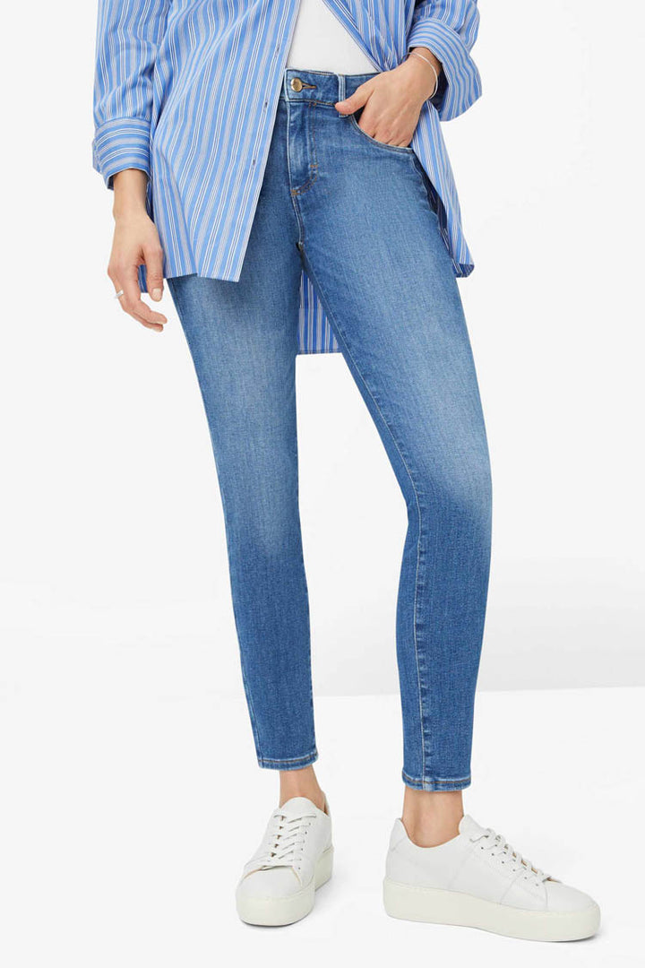 Ana Slim Jeans in Used Light Blue