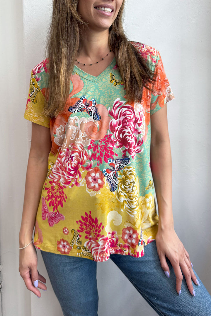 Charlie Janie Fav SS V-Neck Tee