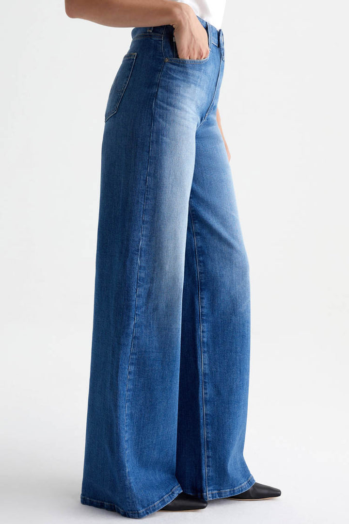 Deven High-rise Ultra Wide Leg Jeans - Runway