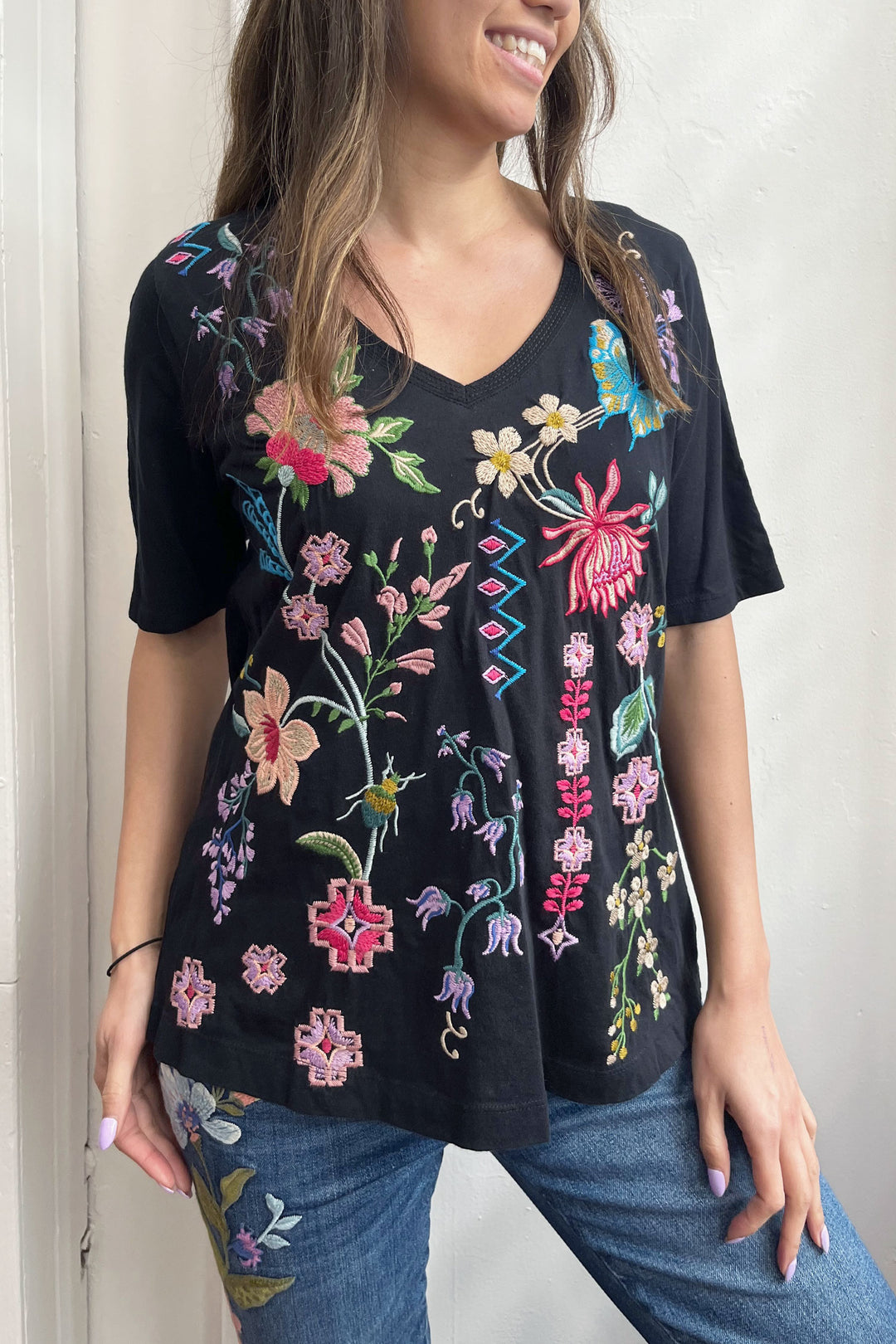 Maureen 3/4 Sleeve Trapunto V-neck Tee