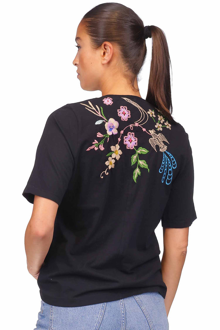 Maureen 3/4 Sleeve Trapunto V-neck Tee