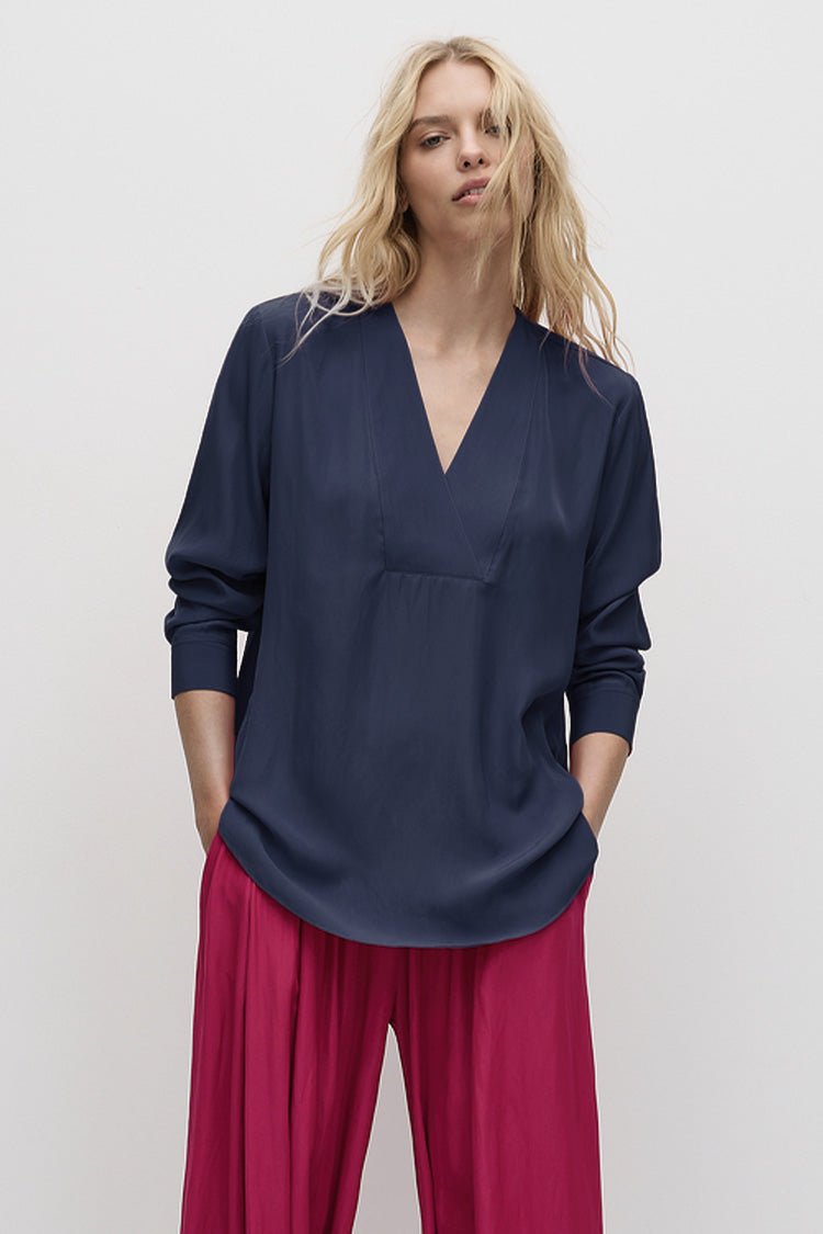 Vent Shirt in Navy