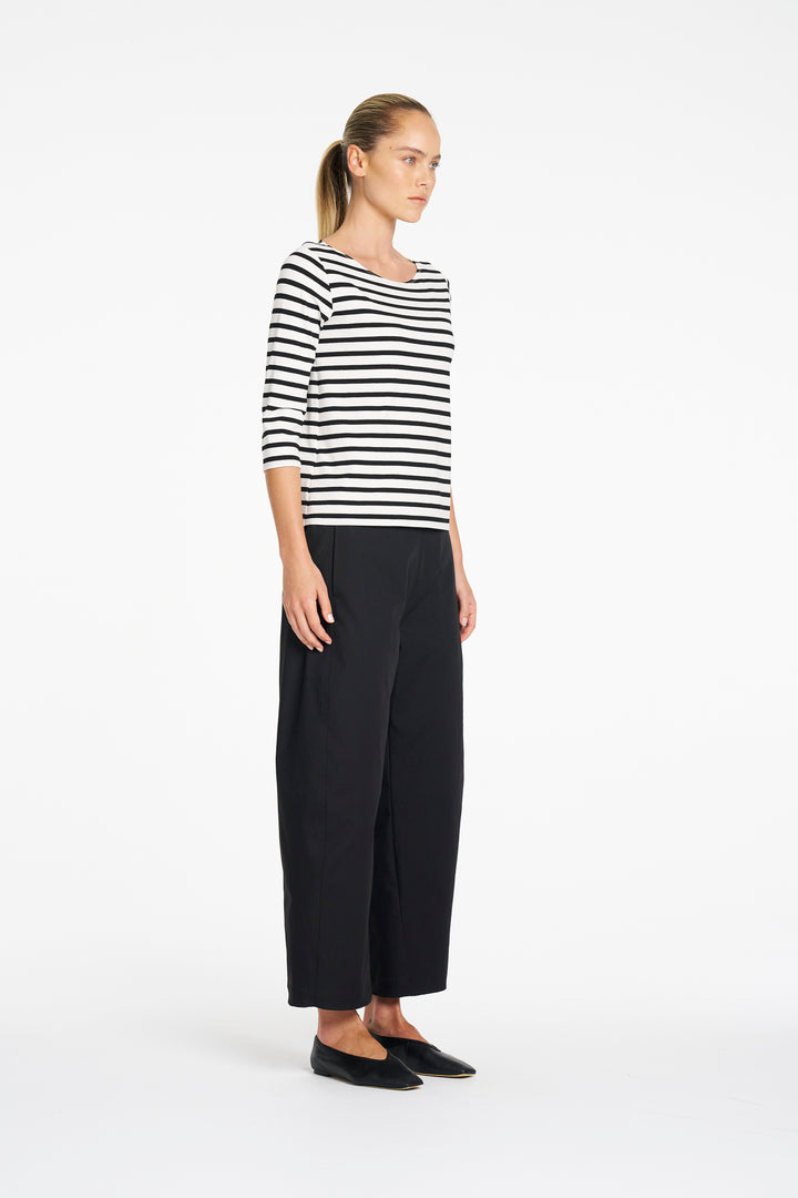 Relaxed Boat Neck in White/Black
