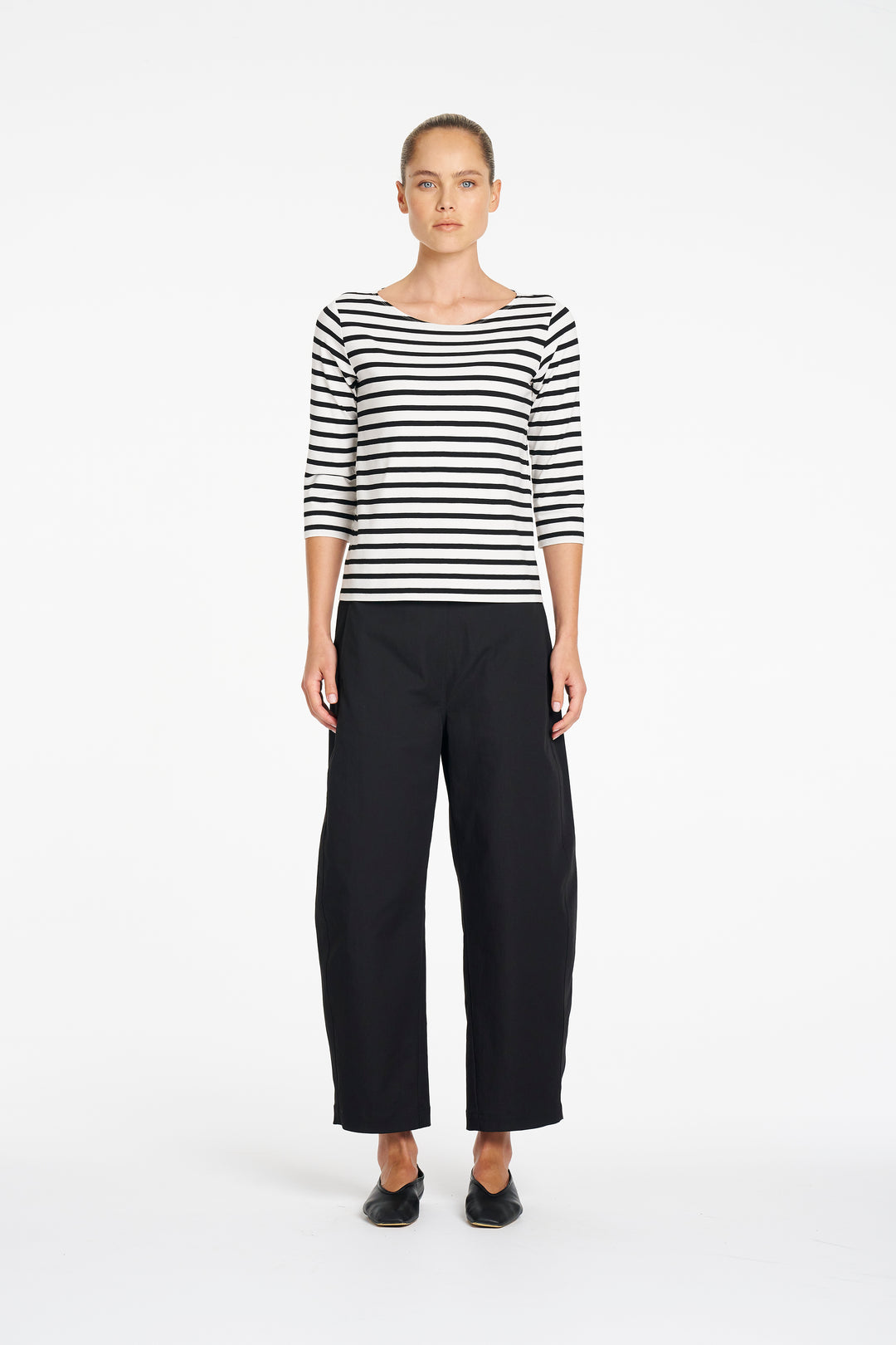 Relaxed Boat Neck in White/Black