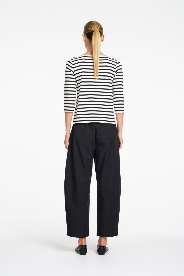 Relaxed Boat Neck in White/Black