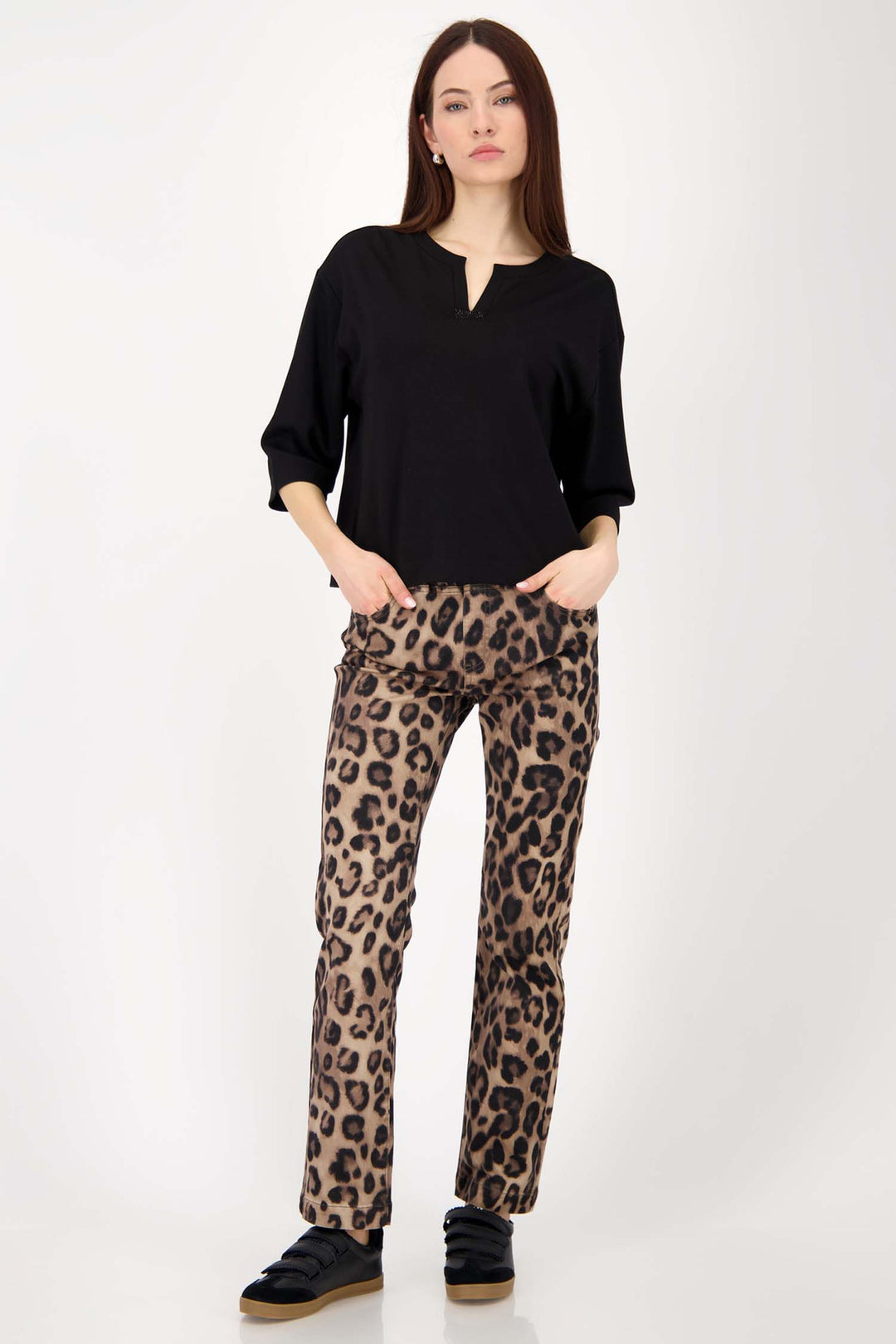 3/4 Sleeve Top w Crystal Detail in Black