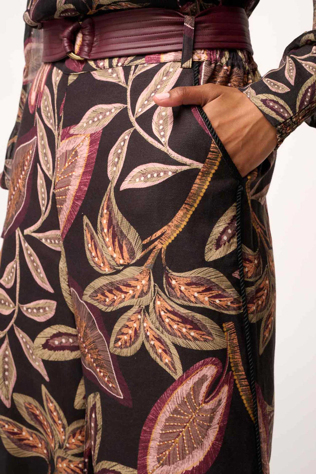 Adele Linen Belted Printed Pant in Dark Tropique