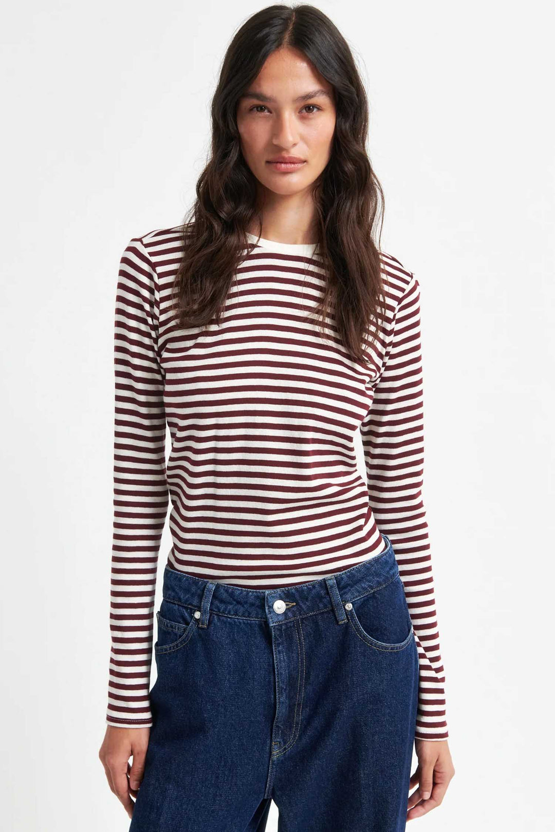 Alvilda O-Neck L/S Tee in Fudge