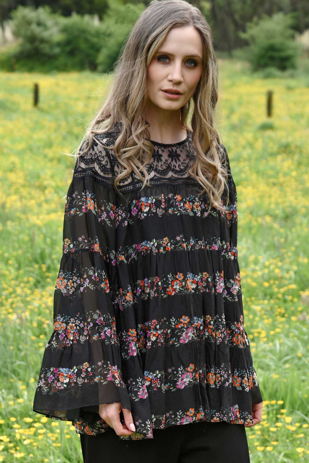 Amazing Lace Blouse in Black