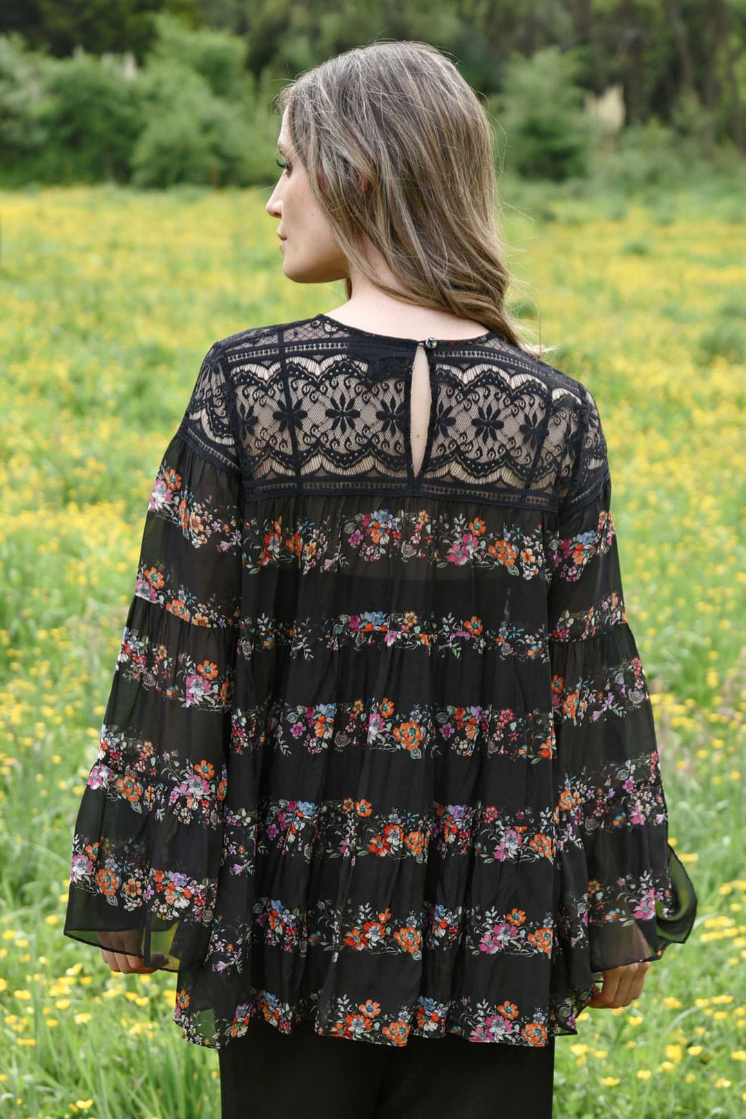 Amazing Lace Blouse in Black