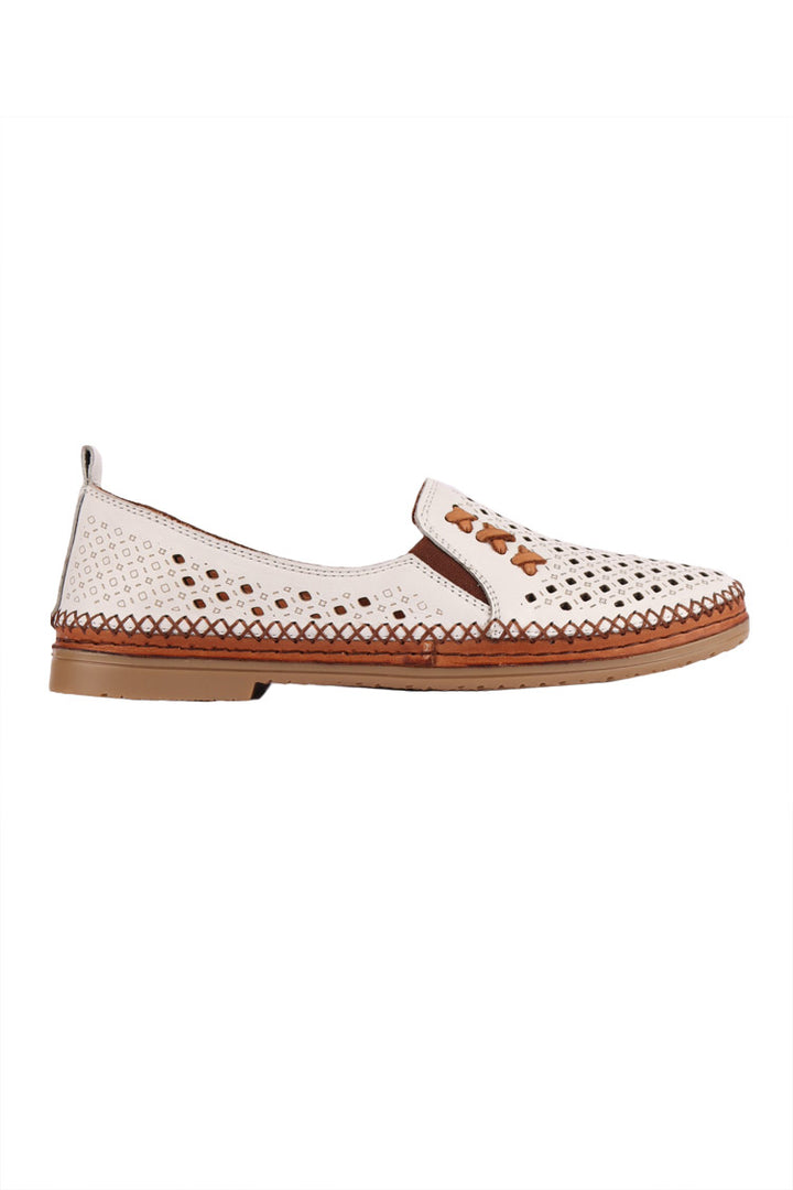 Amity Flats in White | FINAL SALE