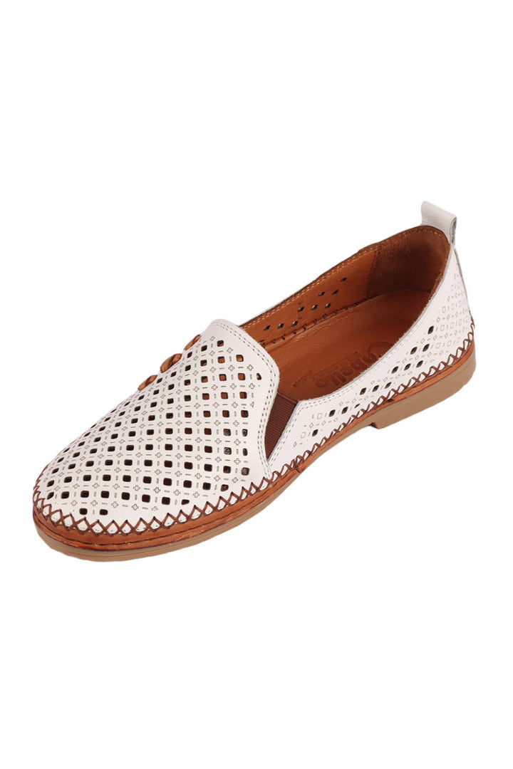 Amity Flats in White | FINAL SALE