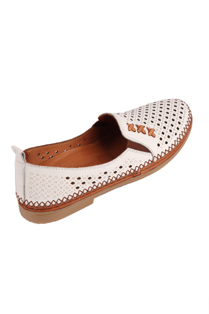 Amity Flats in White | FINAL SALE