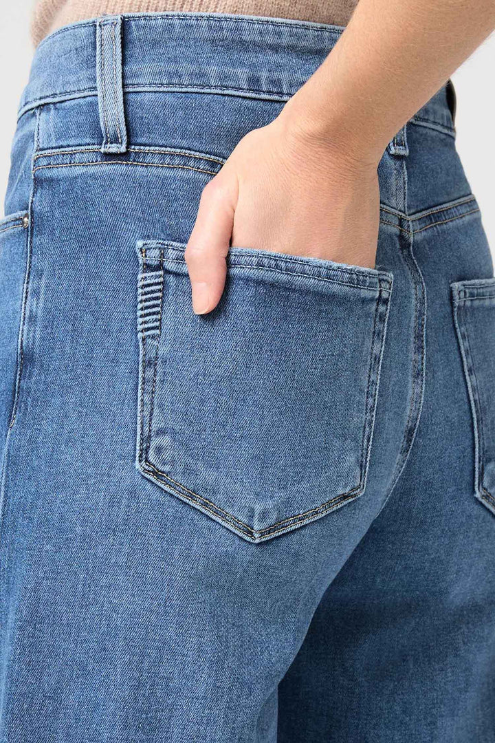 Anessa 31" Wide Leg Jean in Freeride