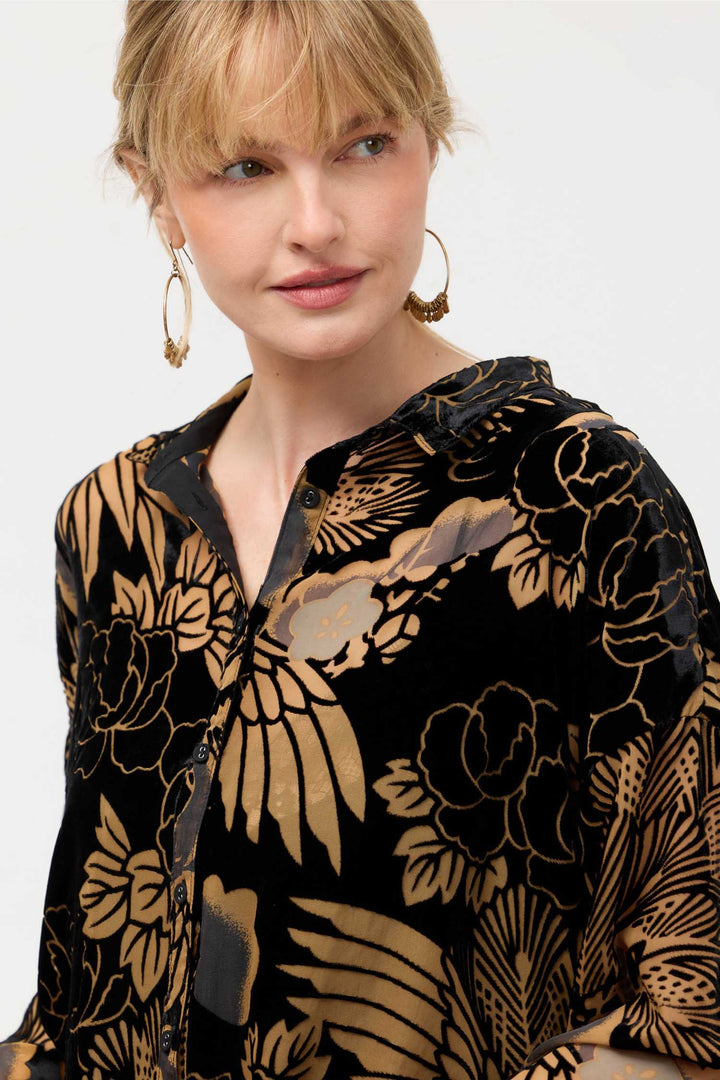 Audrey Shirt with Shirt Tail Hem in Lyla Burnout