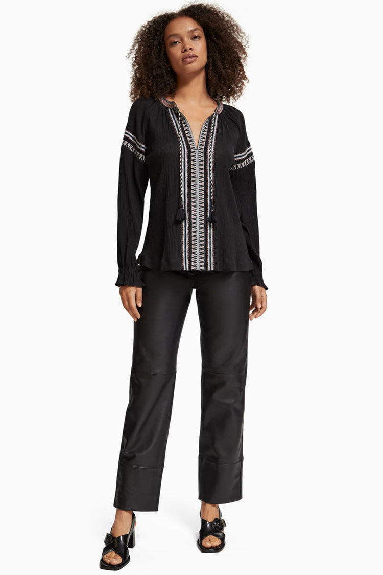 Balloon Sleeve Embroidery Blouse in Evening Black