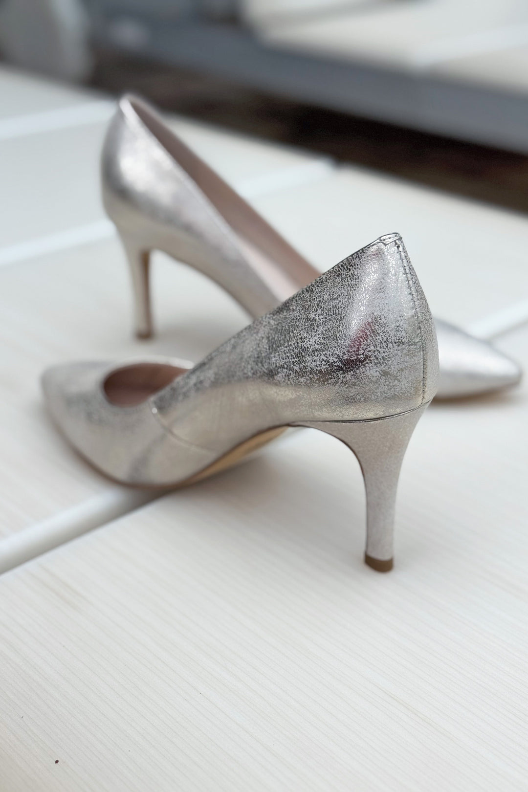 Barrios Wash Leather Heels in Beige Gold