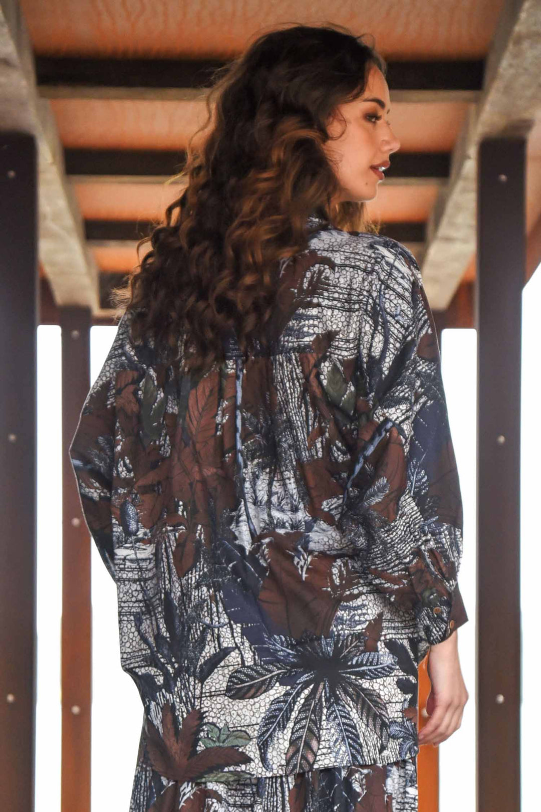 Behind Her Back Shirt in Palm