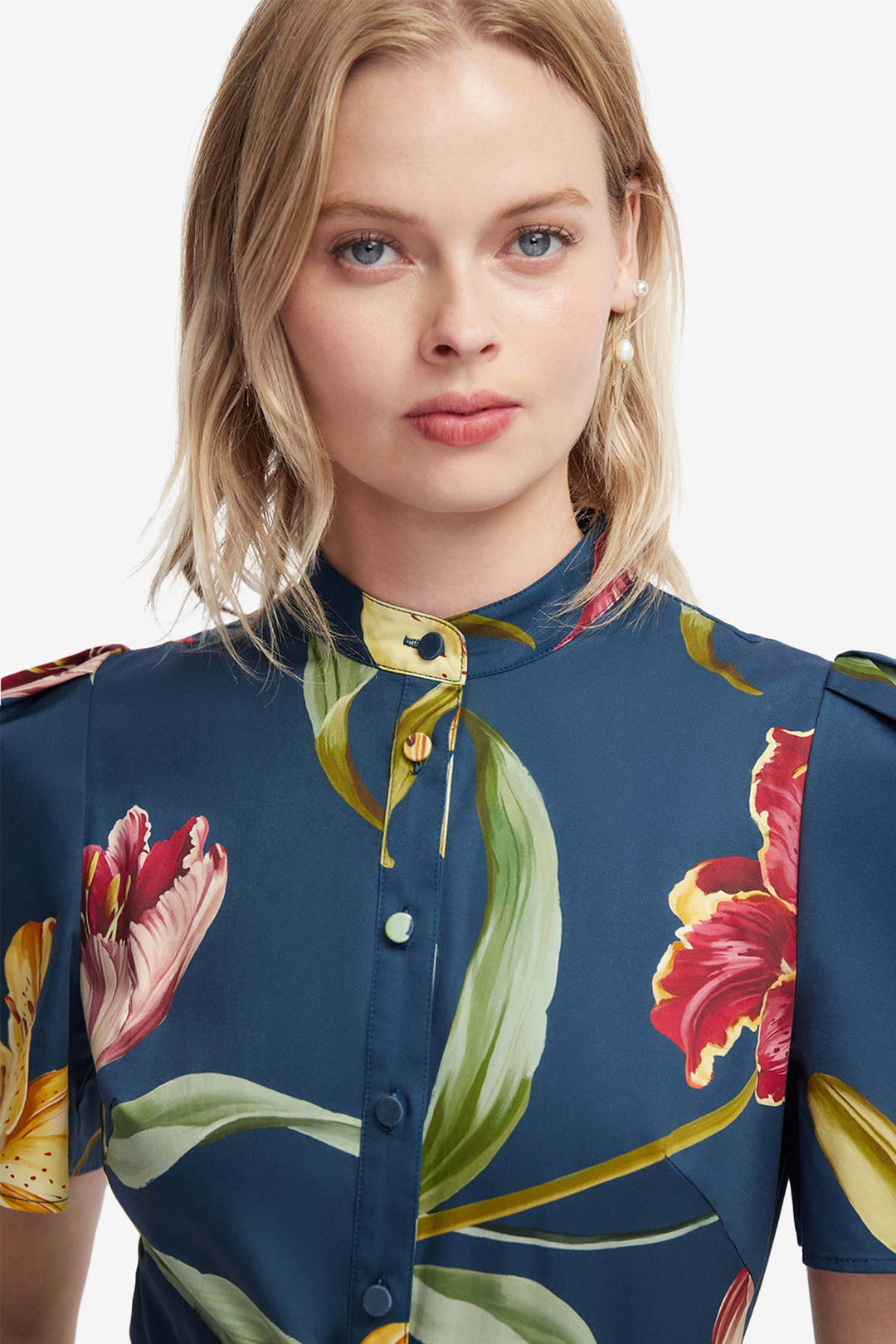 Bianca Short Sleeve Midi Dress in Lily Print in Indigo