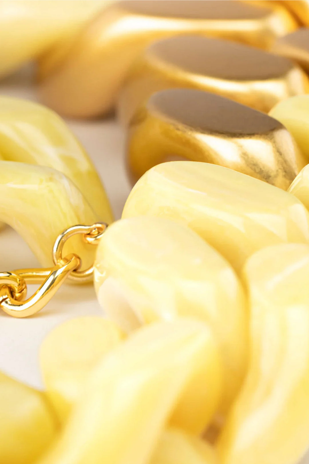 Big Flat Chain Necklace in Bicolour Yellow Marble Gold Vintage