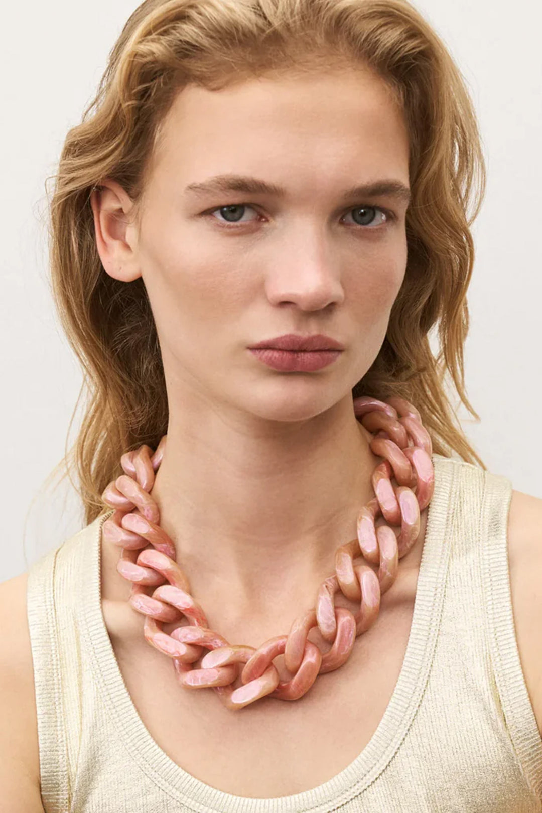 Big Flat Chain Necklace in Peach Marble