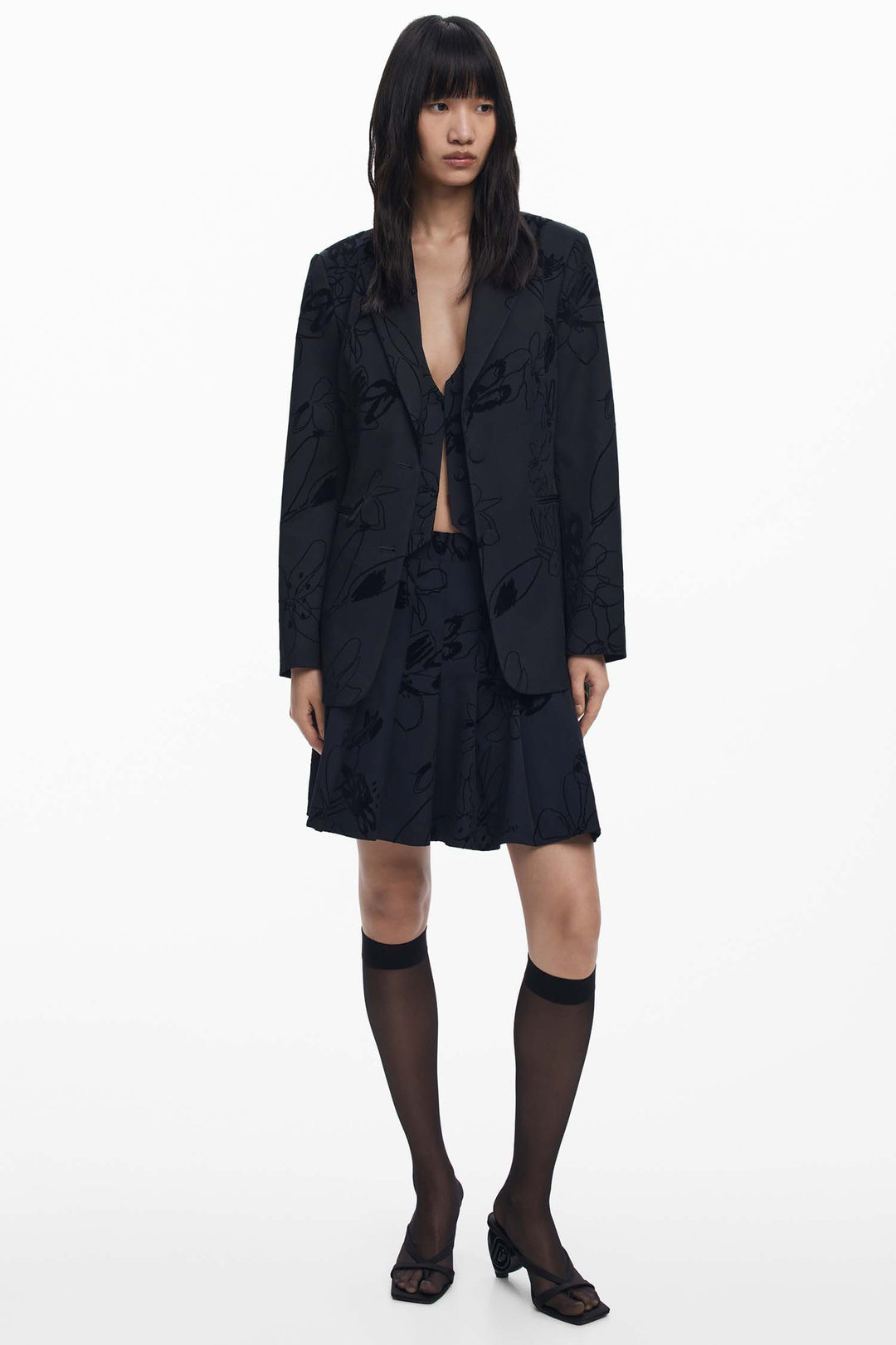 Flockarty Blazer w Velvet Details in Black