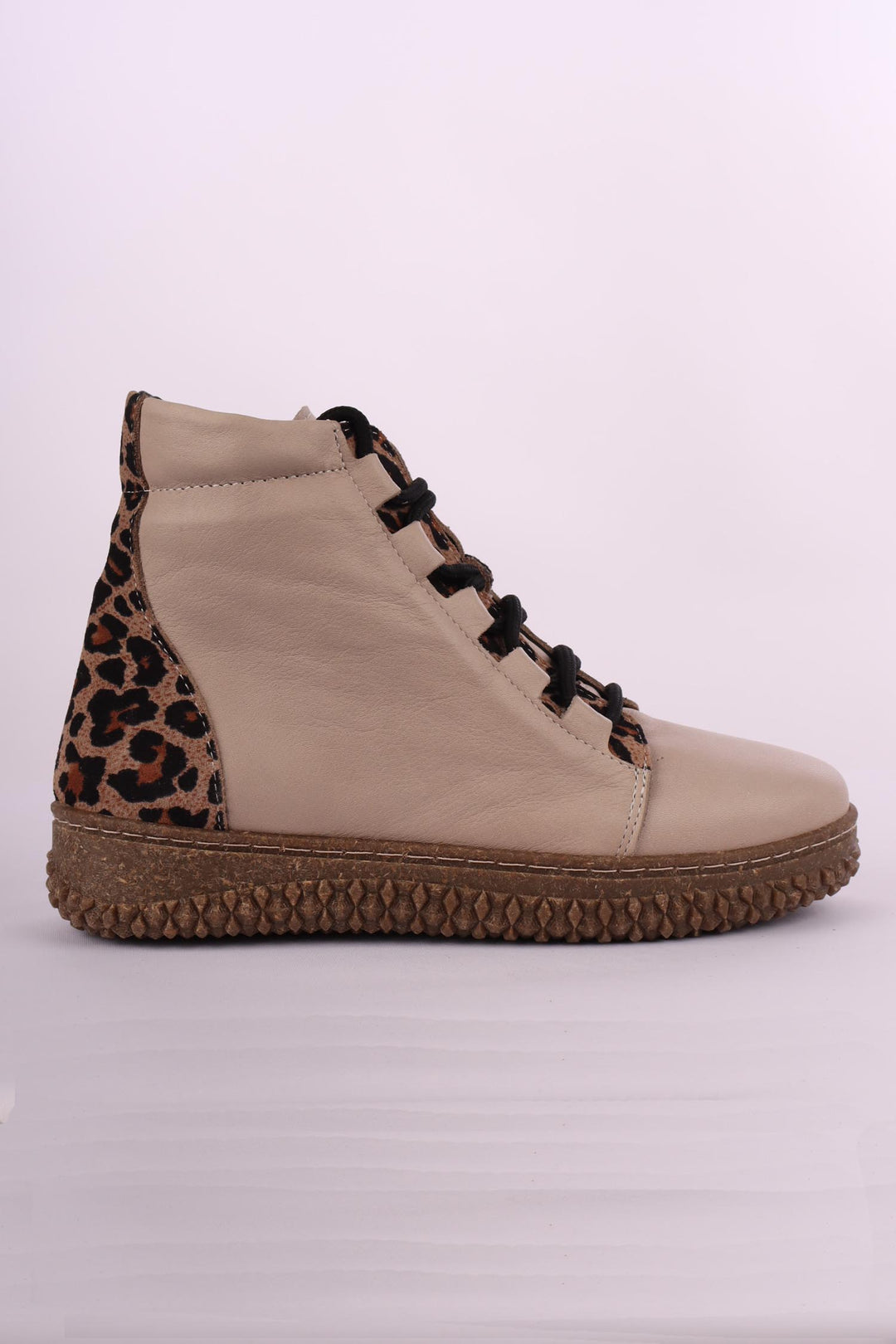 Bonnie Leather Boots in Taupe