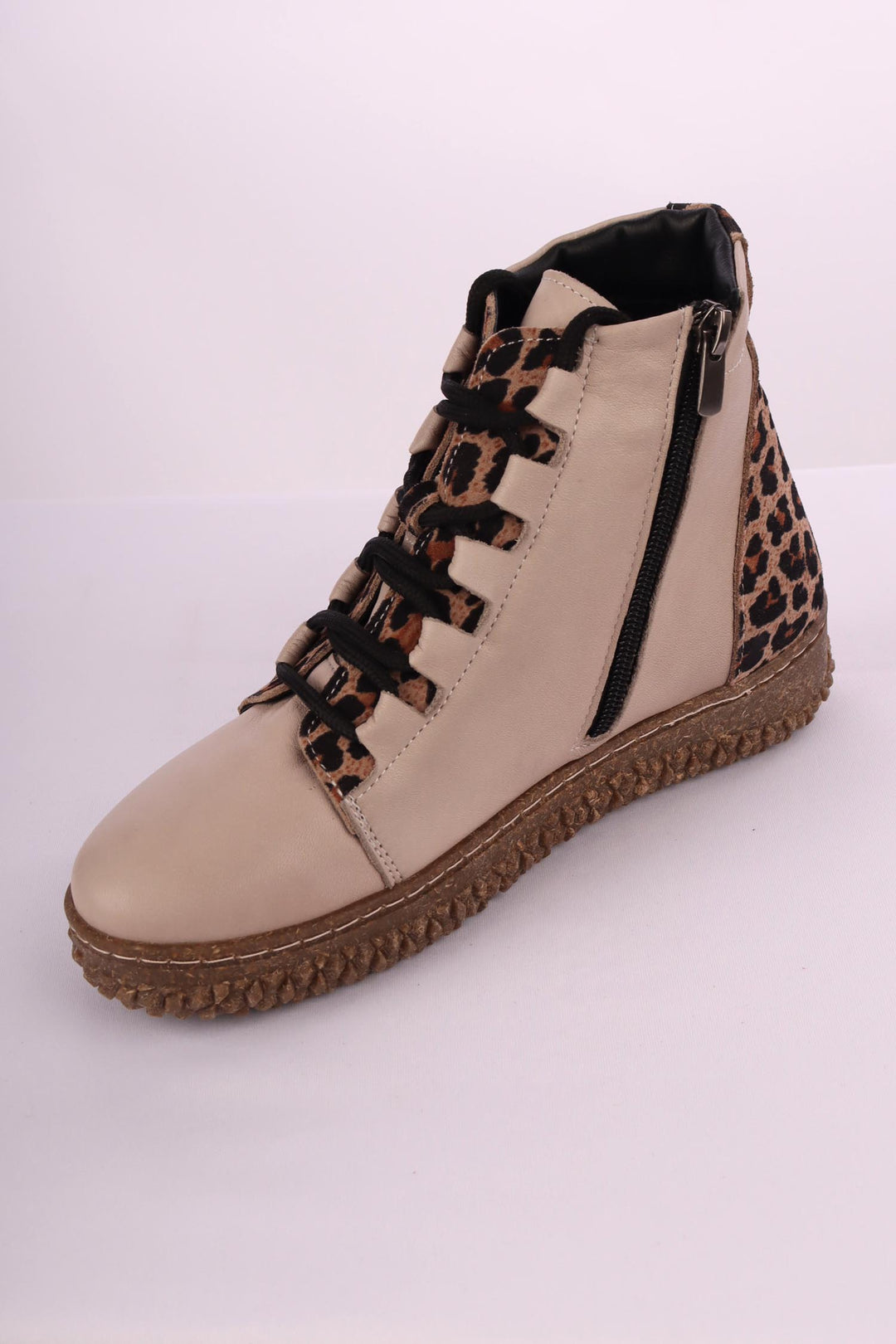 Bonnie Leather Boots in Taupe