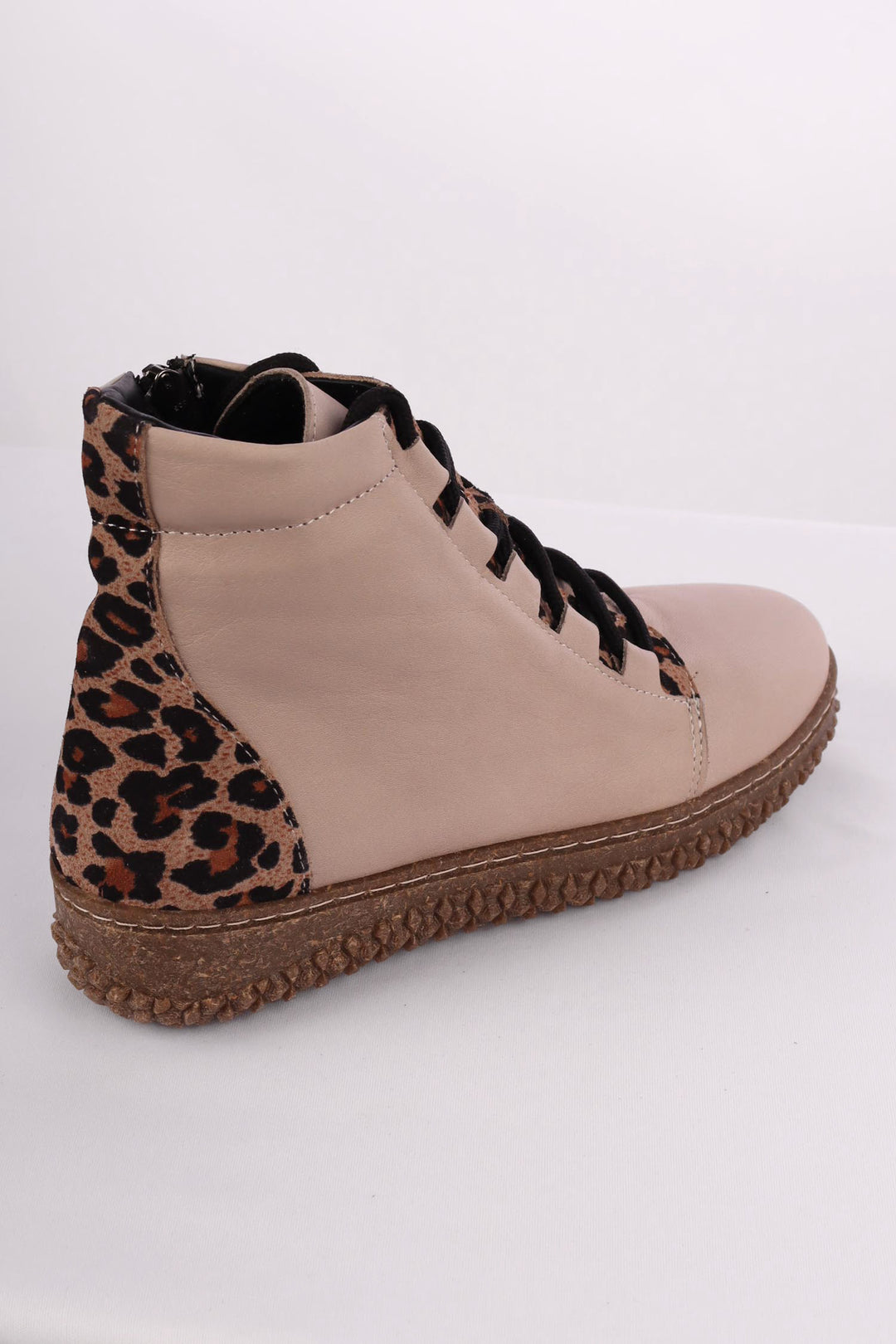 Bonnie Leather Boots in Taupe