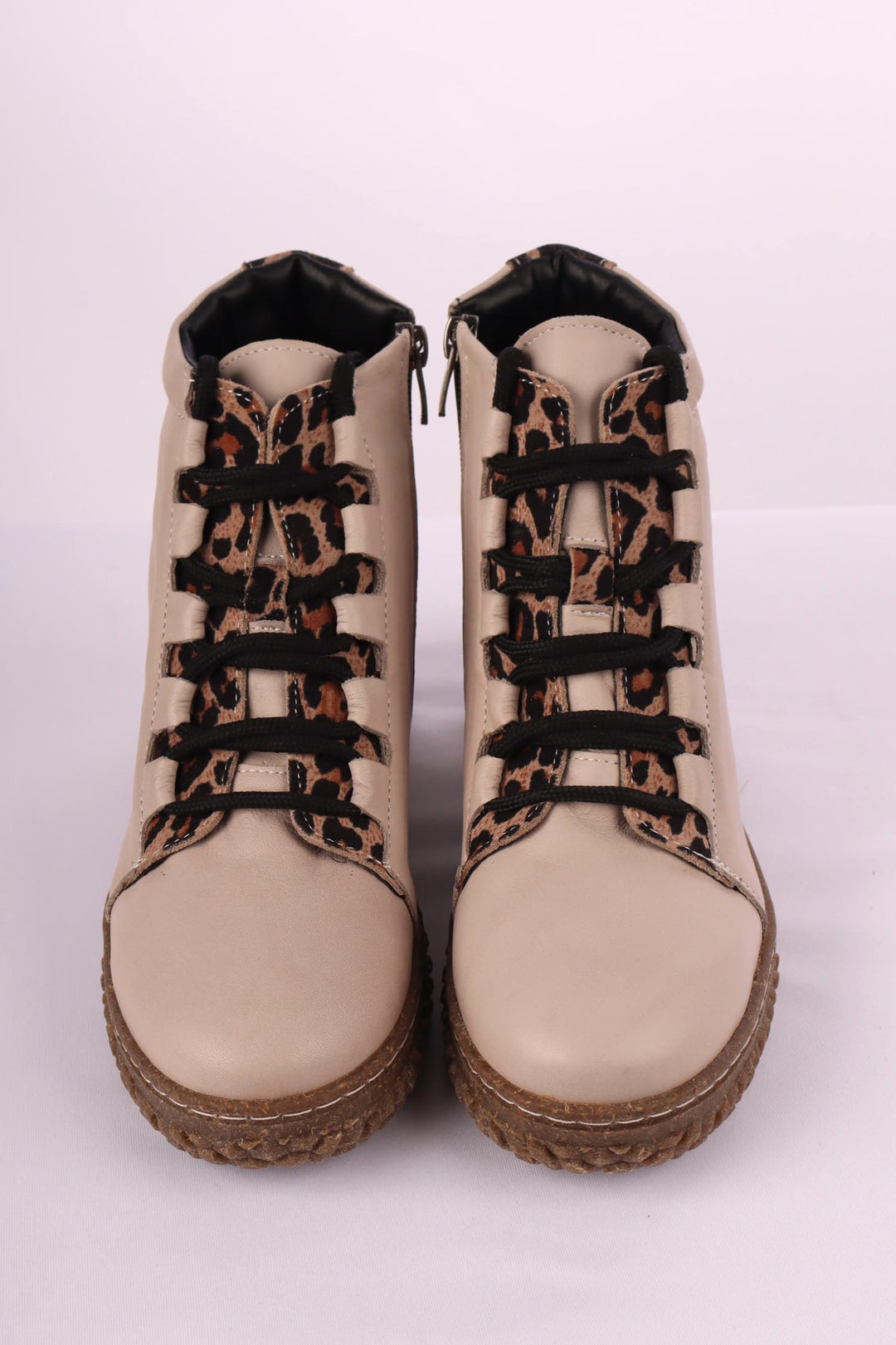 Bonnie Leather Boots in Taupe