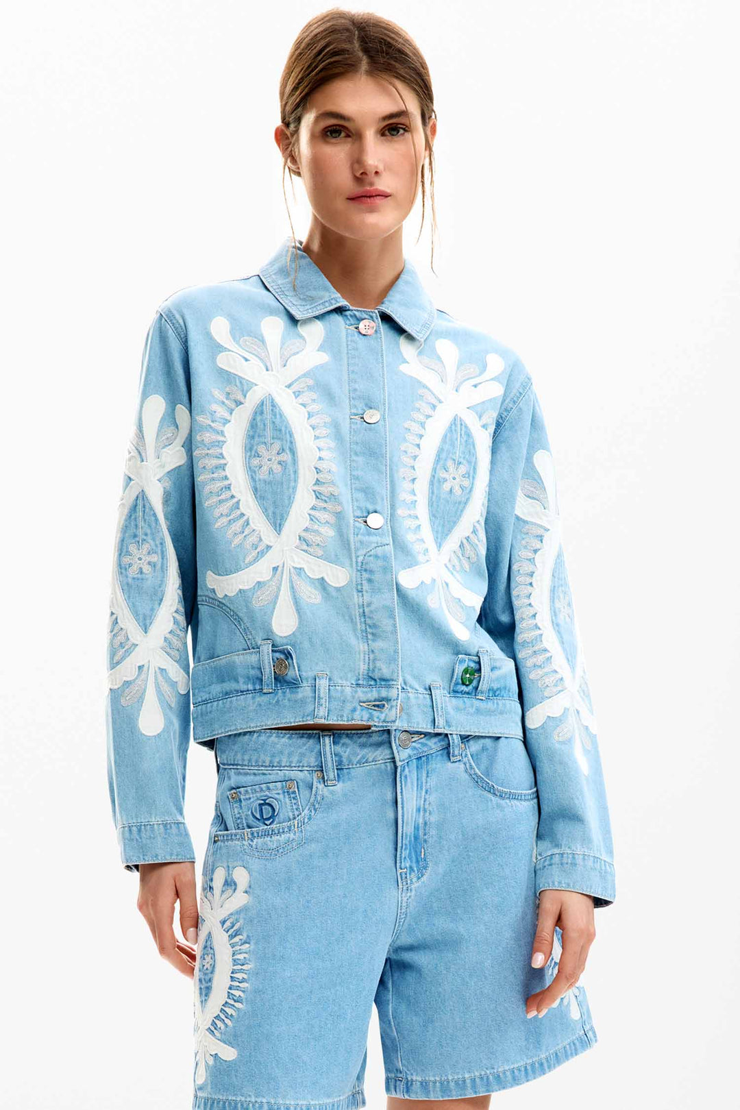 Border Denim Jacket in Medium Wash