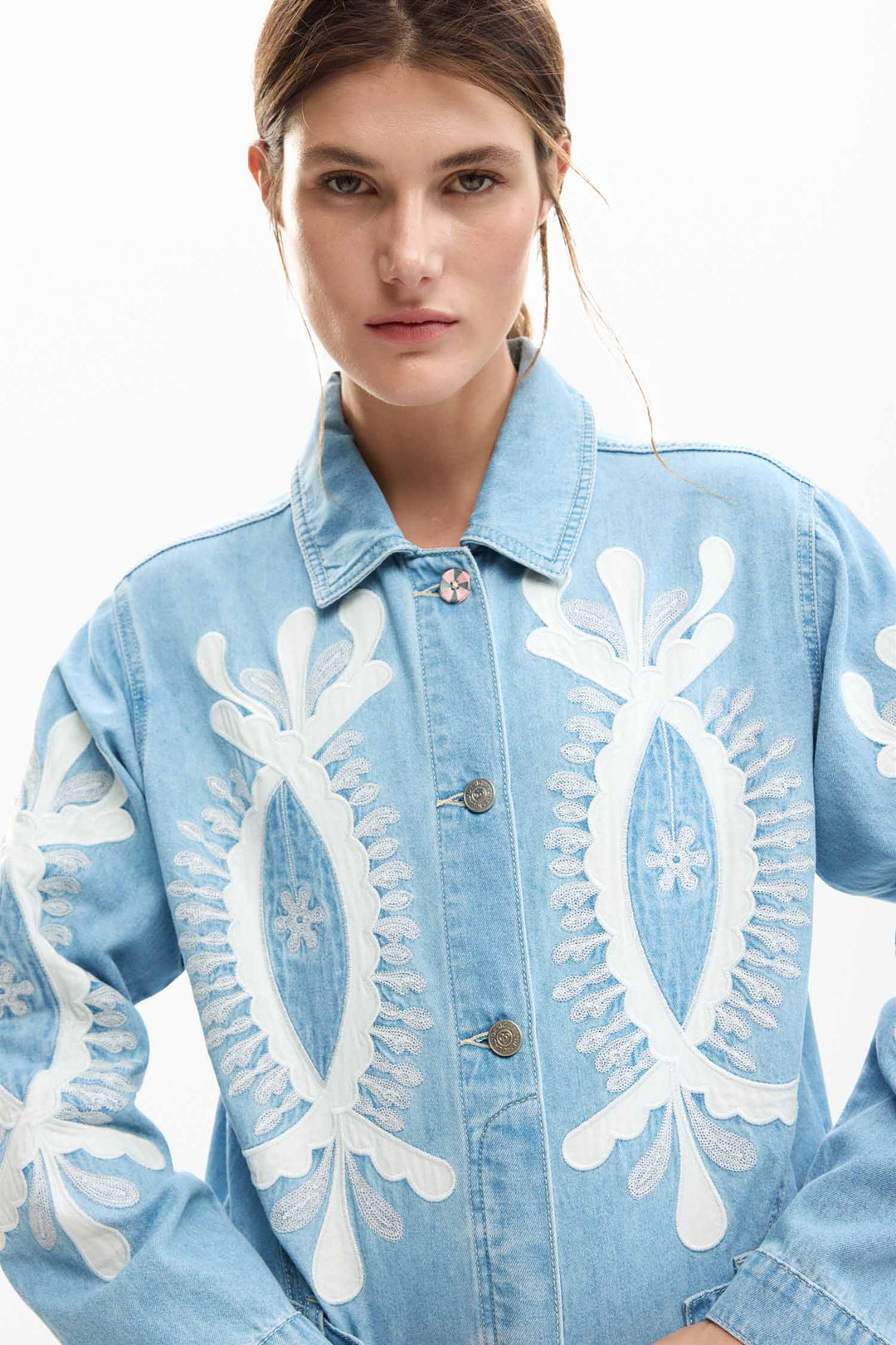 Border Denim Jacket in Medium Wash