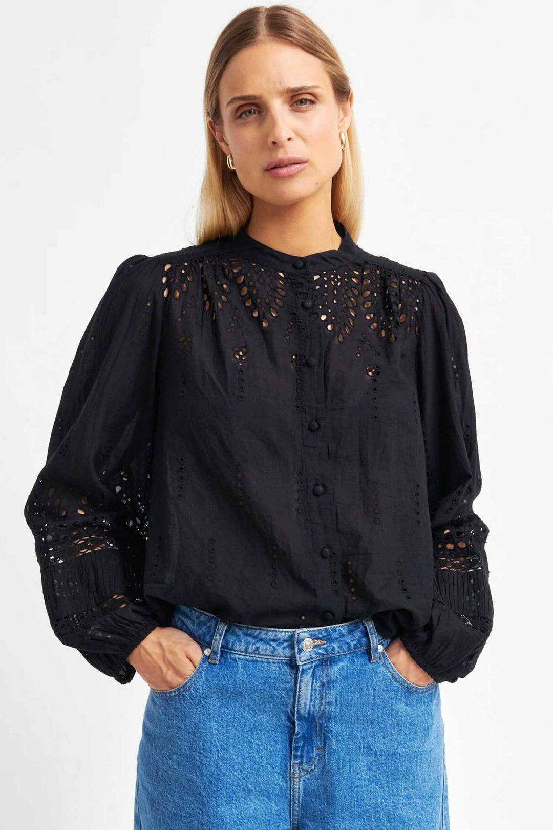 Camil Shirt in Black