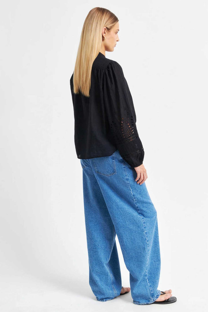 Camil Shirt in Black