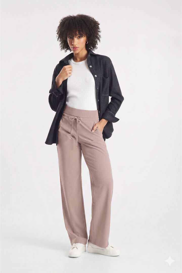 Candice Straight Pant in Taupe