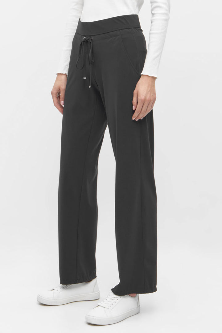 Candice Straight Pant in Black
