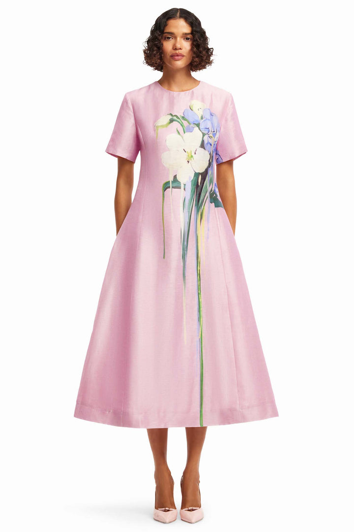 Caroline Short Sleeve Midi Dress in Bouquet Print in Pastel Pink