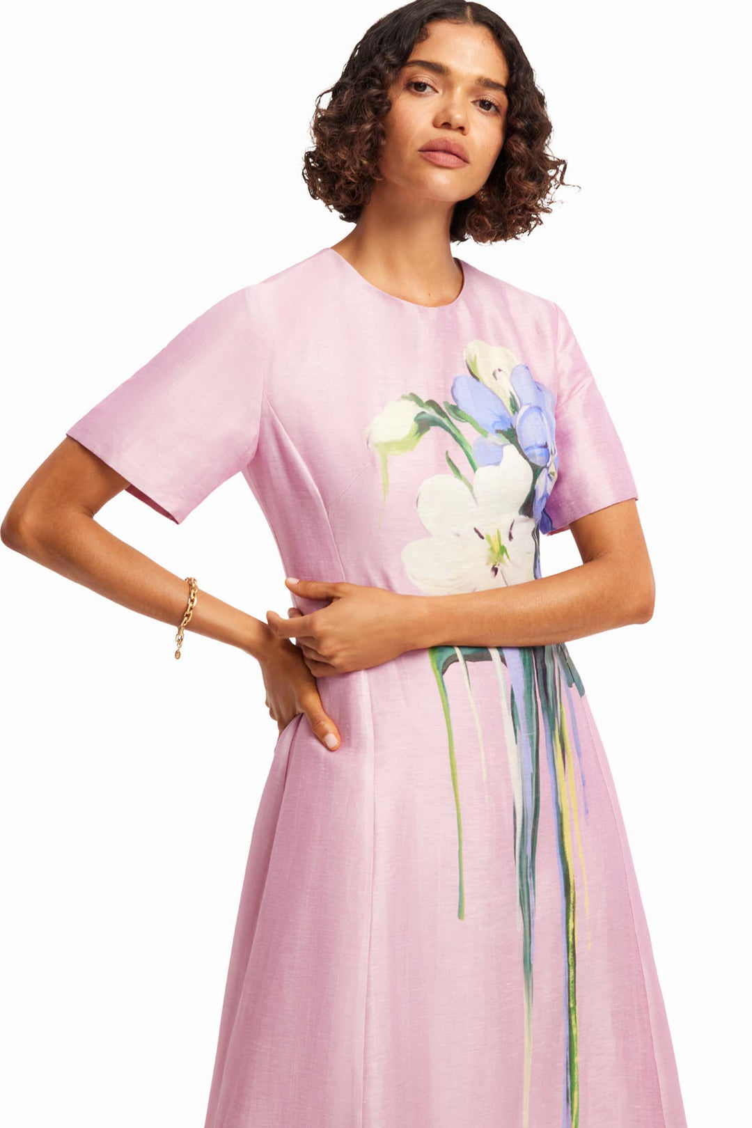 Caroline Short Sleeve Midi Dress in Bouquet Print in Pastel Pink