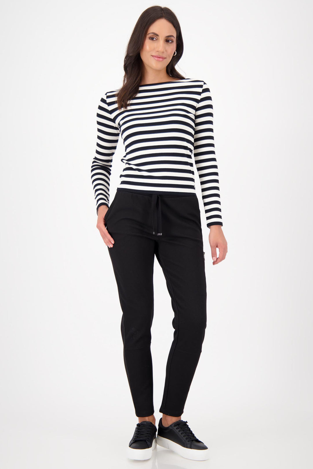 Classic Jogger in Black