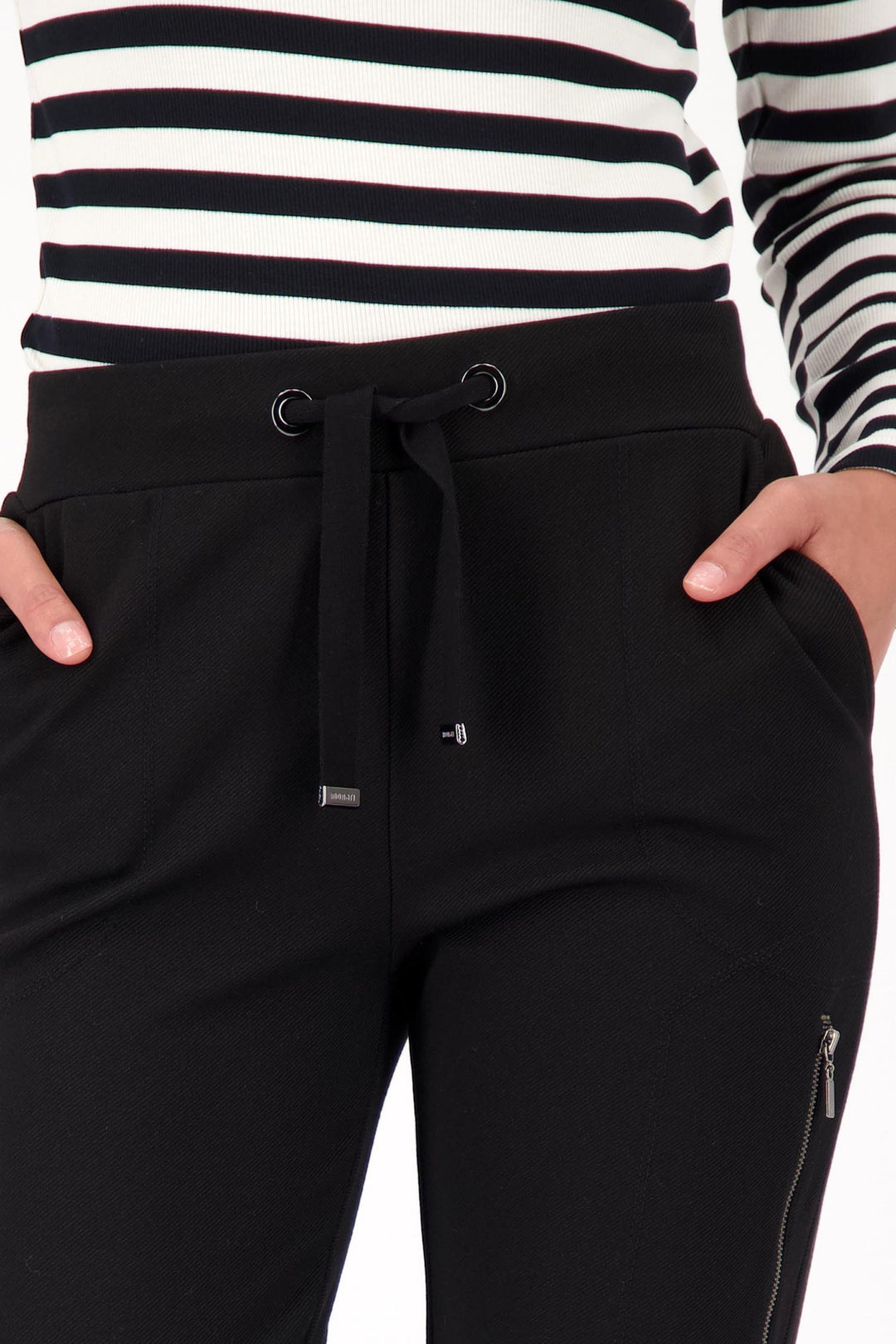 Classic Jogger in Black