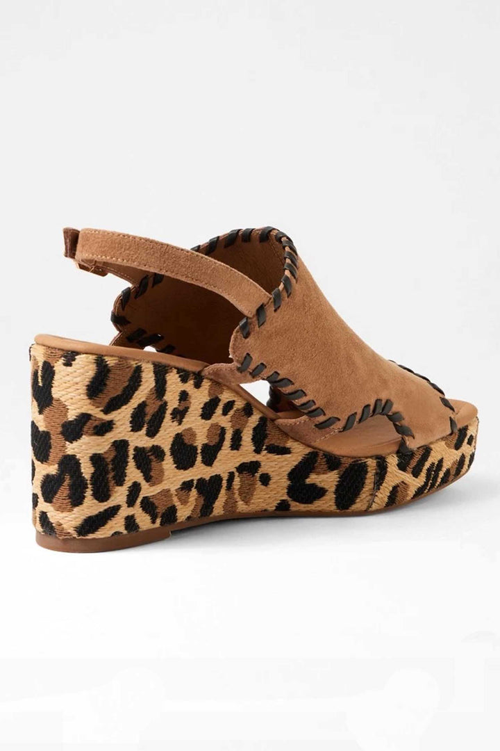 Conee Suede Wedge in Light Choc