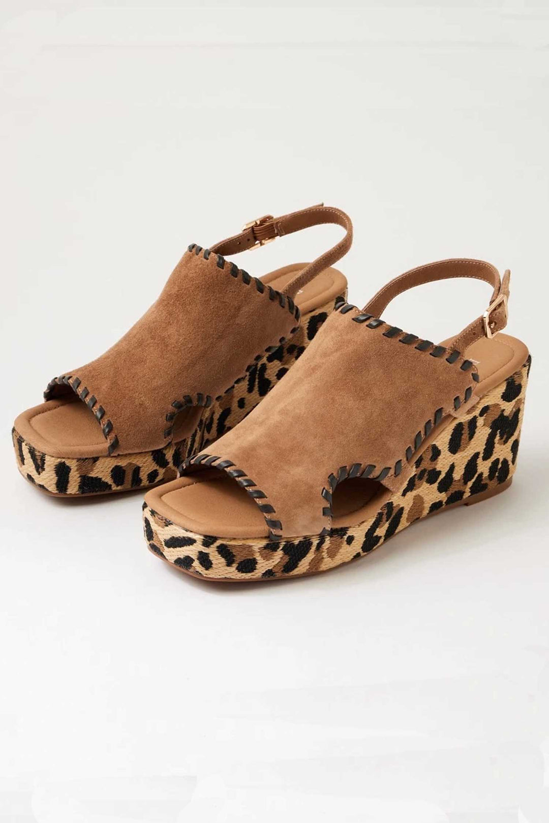 Conee Suede Wedge in Light Choc