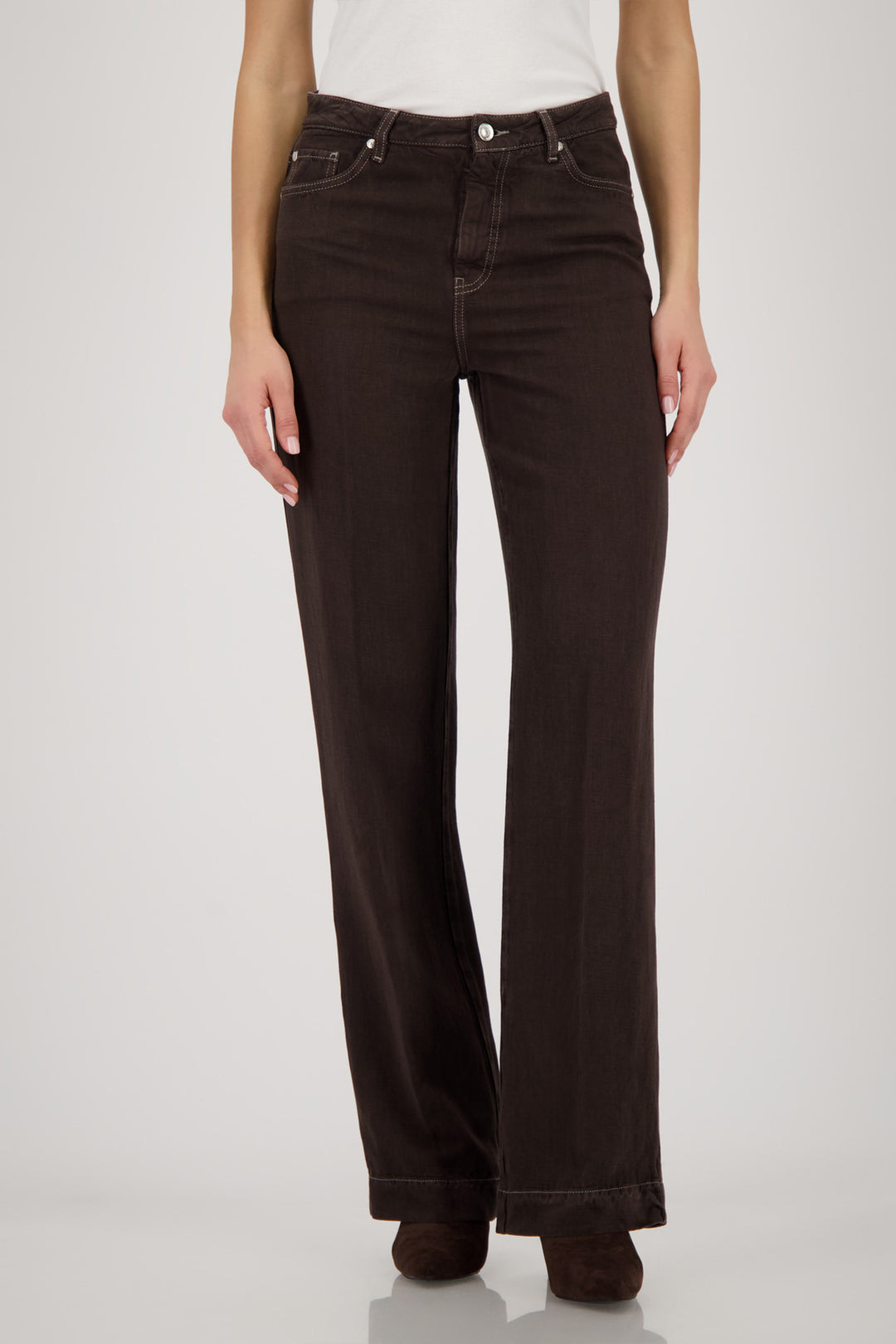 Contrast Seam Jeans in Dark Chocolate