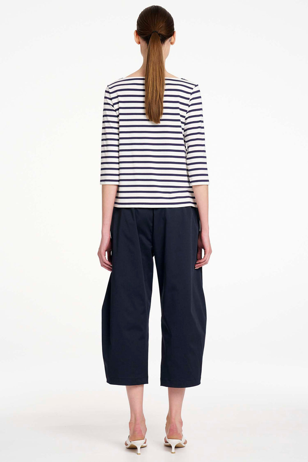 Crop Barrel Pant in Navy