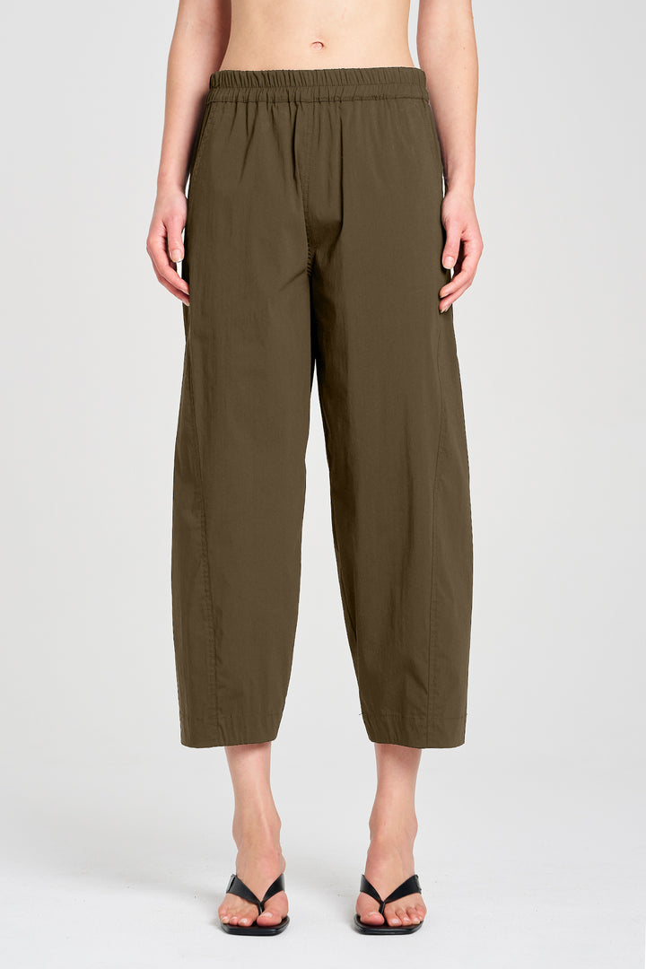 Cross Pant in Fossil