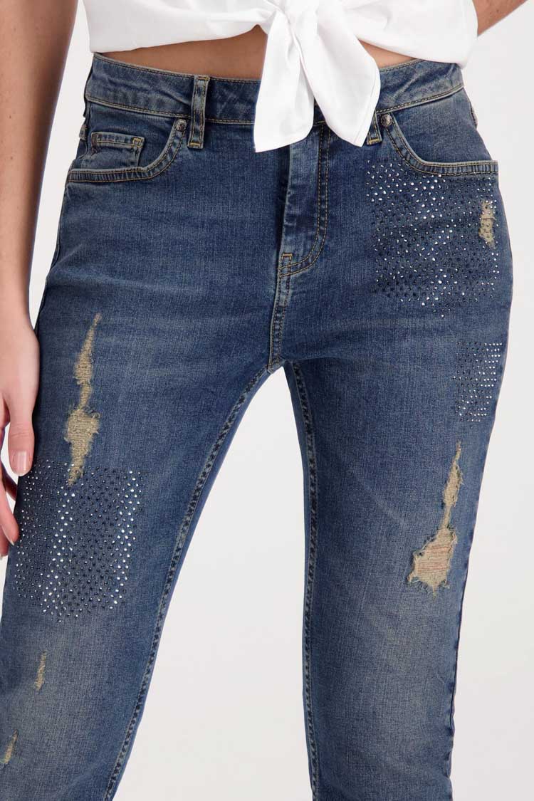 Destroyed Slim Fit Jeans w Rhinestones