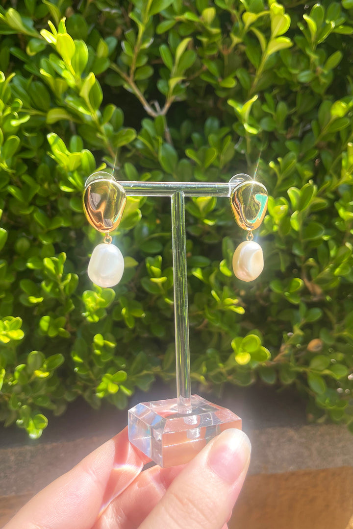 Deena Pearl Earrings in Gold