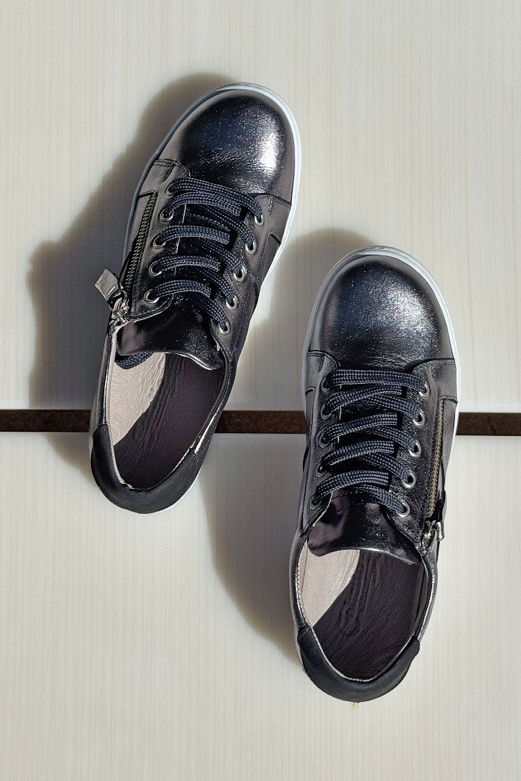 EG520 Sneakers in Pewter