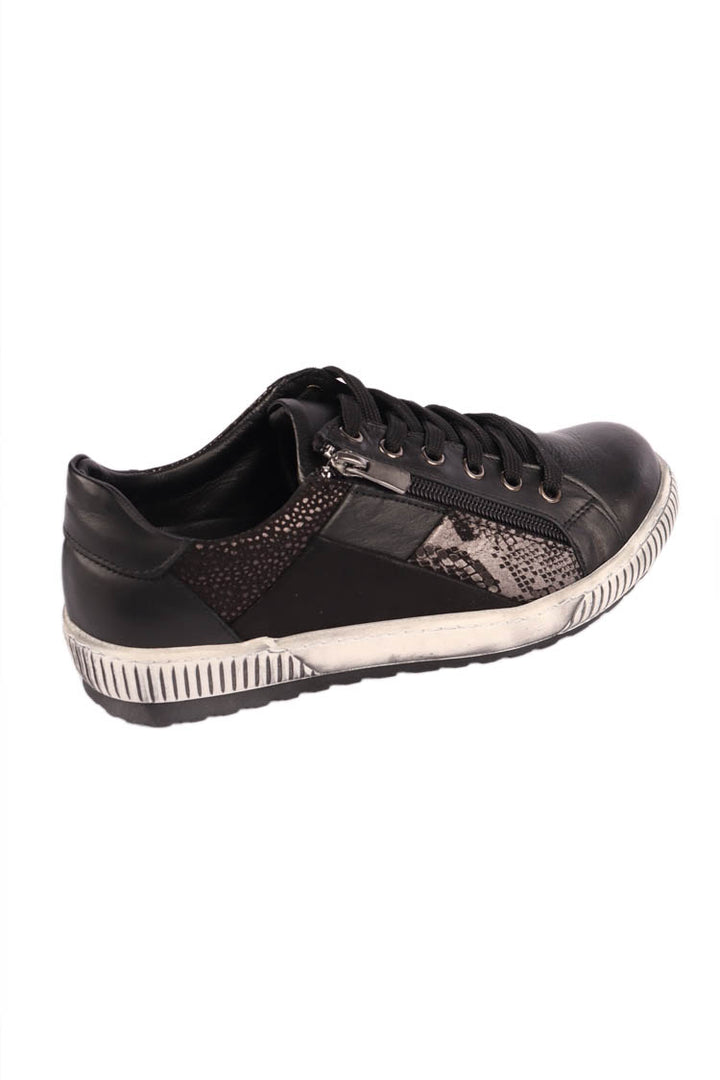 EG80 Sneakers in Black