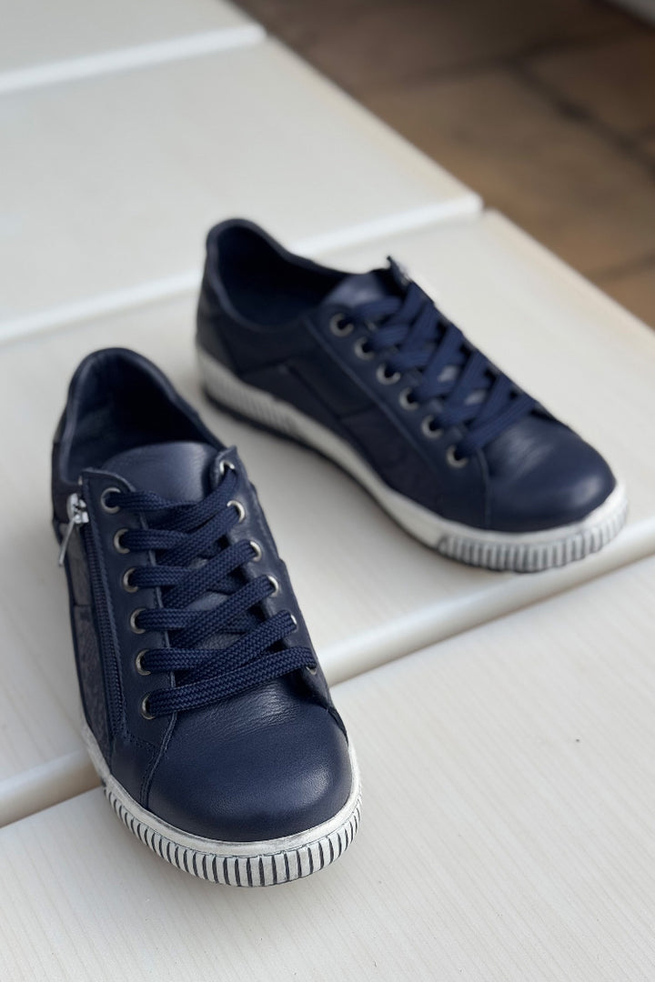 EG80 Sneakers in Navy